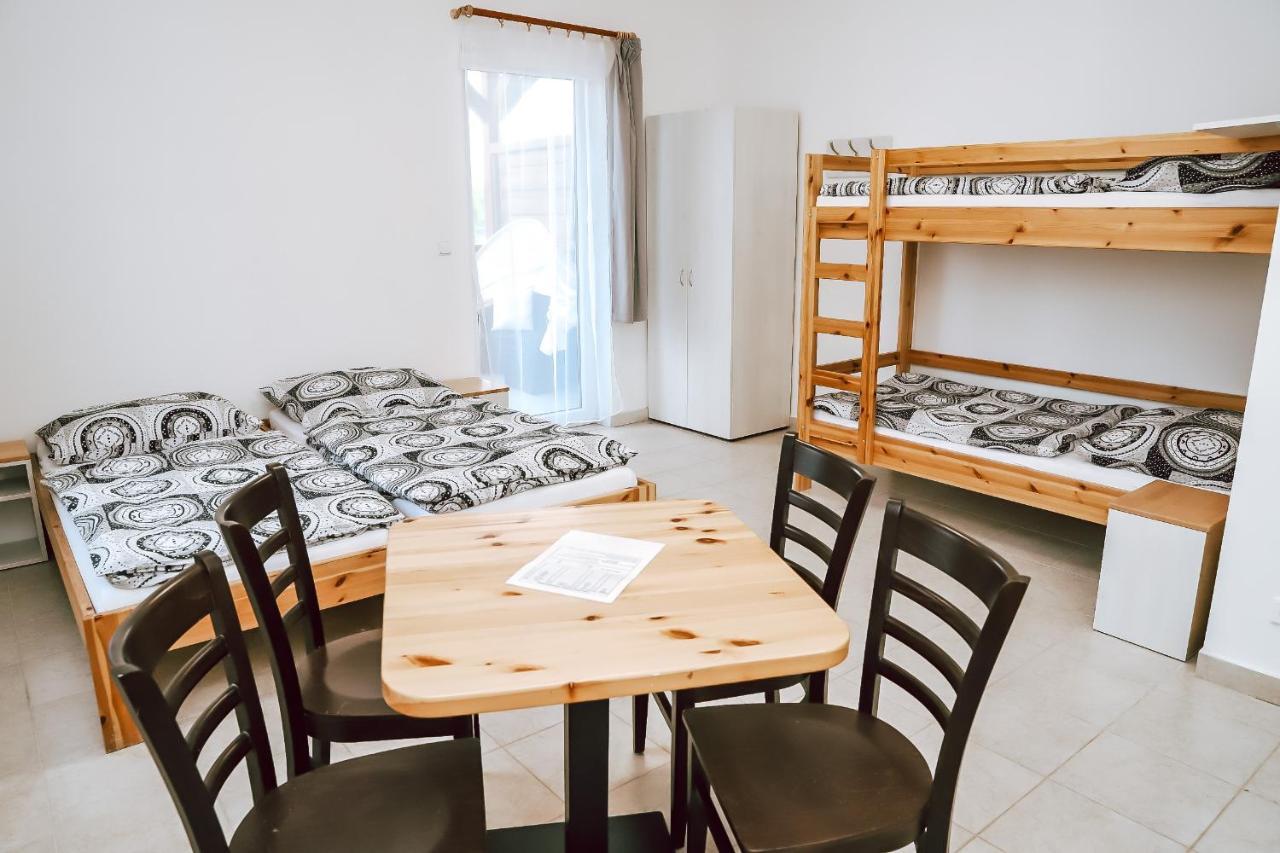 Chaty A Apartmany Hracholusky Kemp Kosatka Pnovany Екстер'єр фото