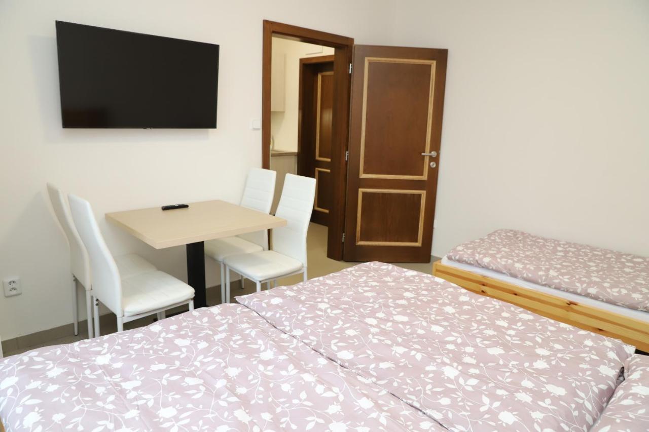 Chaty A Apartmany Hracholusky Kemp Kosatka Pnovany Екстер'єр фото