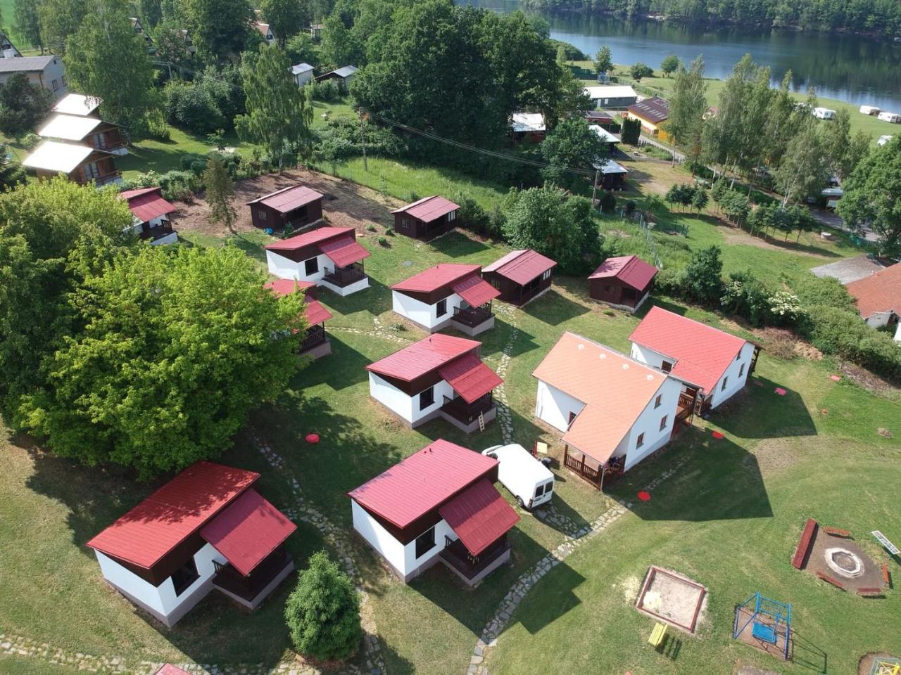 Chaty A Apartmany Hracholusky Kemp Kosatka Pnovany Екстер'єр фото